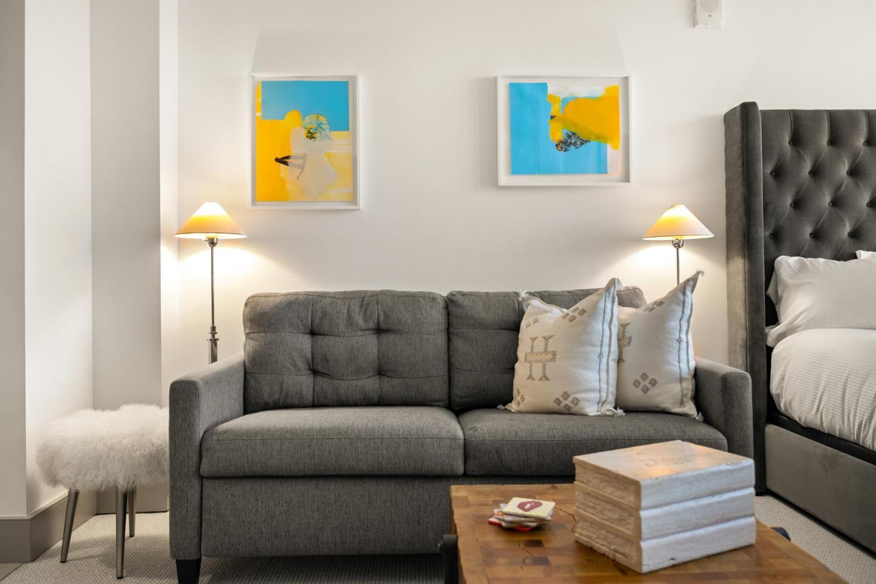 Pop Art Villa Riverfront Avon Exterior photo
